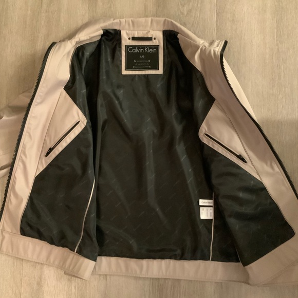 NWOT Men’s CALVIN KLEIN Size Large Spring Jacket - Tan Colour - Picture 4 of 8